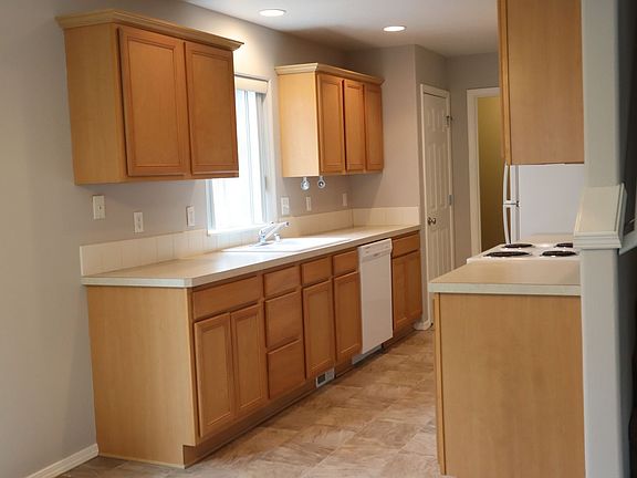 5th image of 1211 NE 168th St