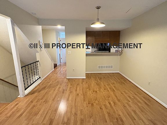 2nd image of 1921 Lawrence Ct