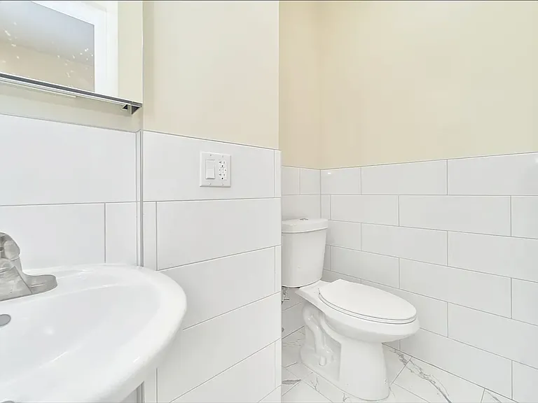 211 Avenue A #1 — Photo 10