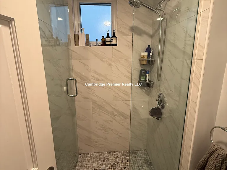 2 Bancroft St #3 — Photo 25