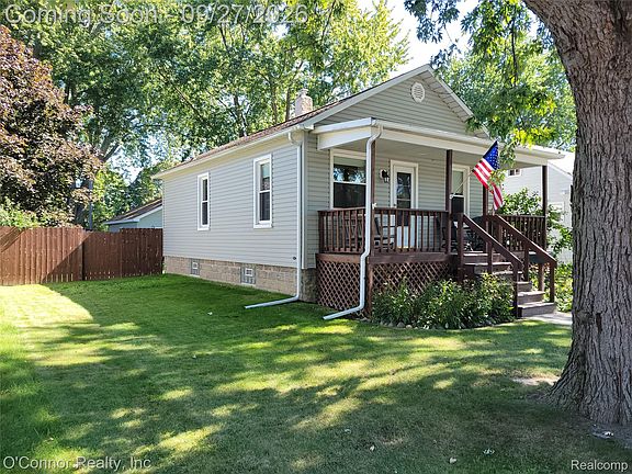 3rd image of 1449 Goffe St