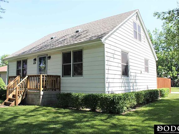 2nd image of 441 W 10th St