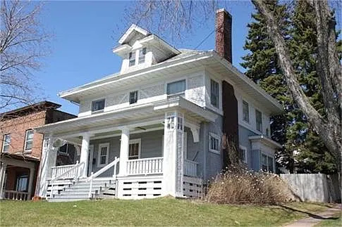 6 bed, 1960 sqft, $3,450 — Photo 3