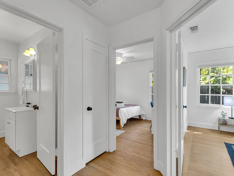 1539 Maryland Ave — Photo 25