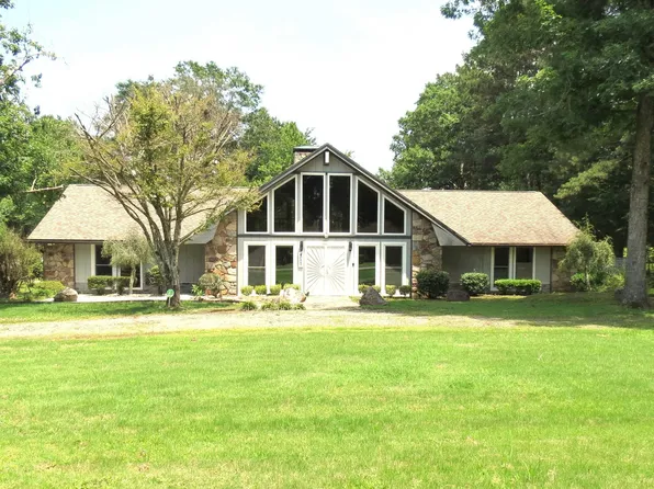 4025 Chapel Ln, Pine Bluff, AR 71603