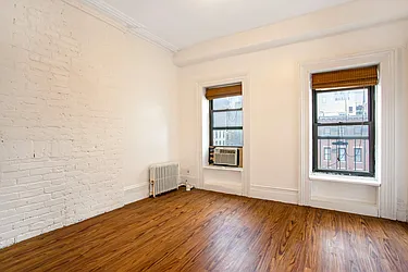 Rented by Moises Farhart, LREB
