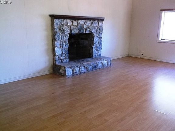 5th image of 170 Redwood Dr