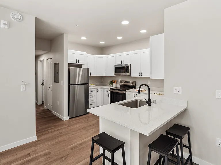 6400 Pacific Ave — Photo 11