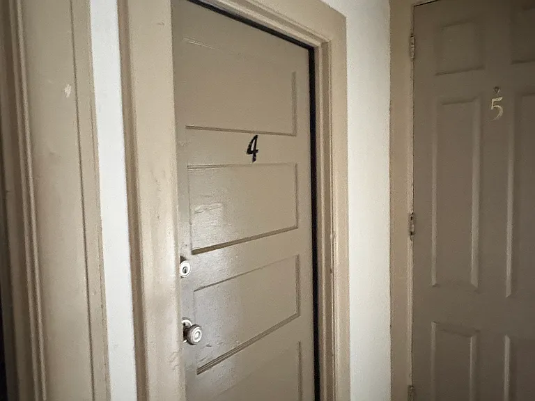 657 Everett Ave #4 — Photo 4
