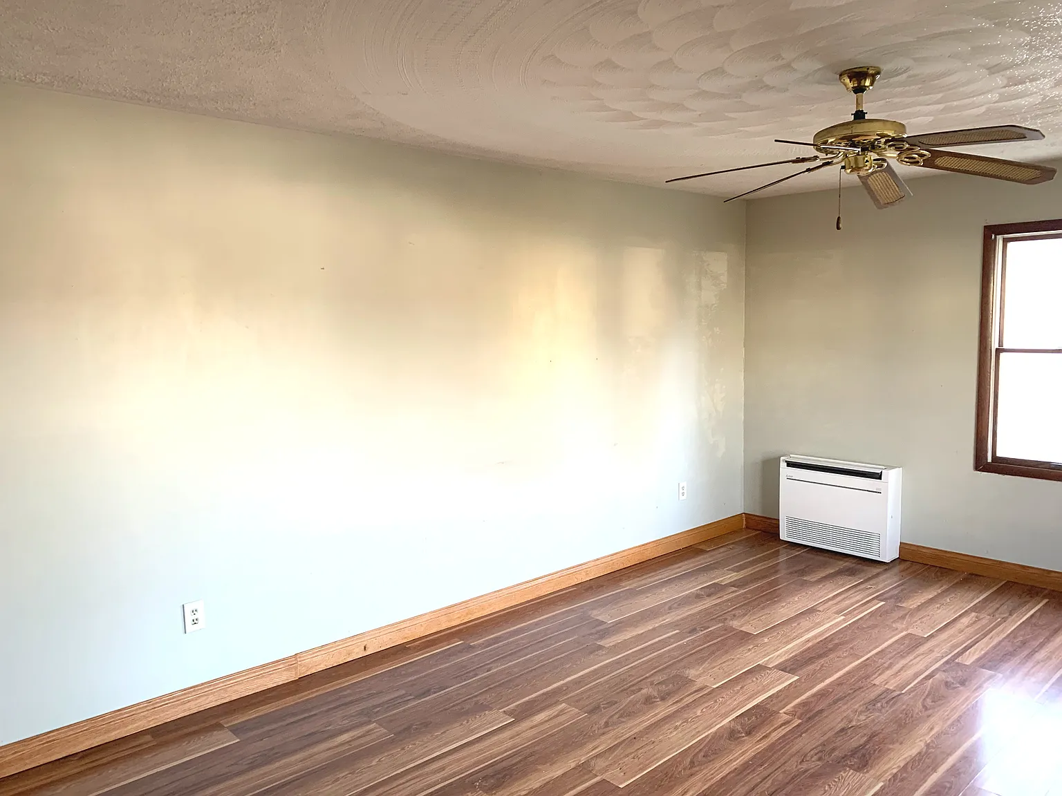 4 bed, 1375 sqft, $1,800 — Photo 3