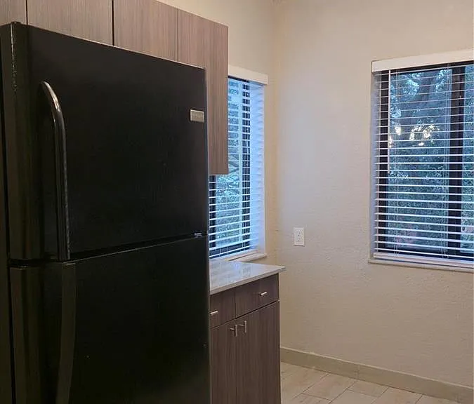 360 NW 8th St #8 — Photo 2
