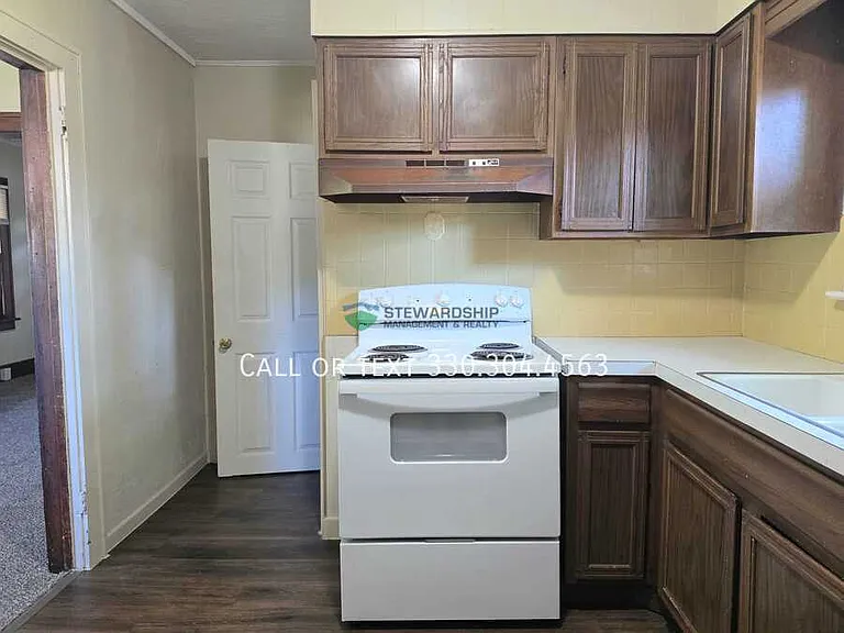1152 Wilbur Ave — Photo 3