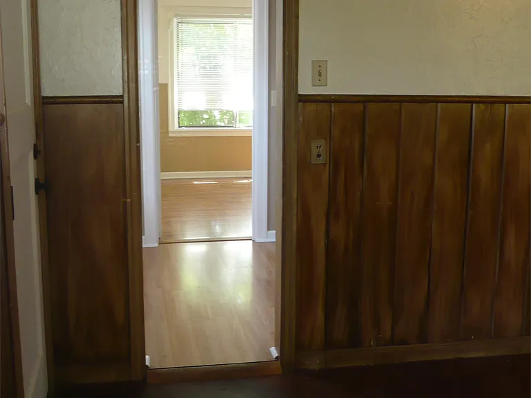 457 SW Washington Ave #8 — Photo 5