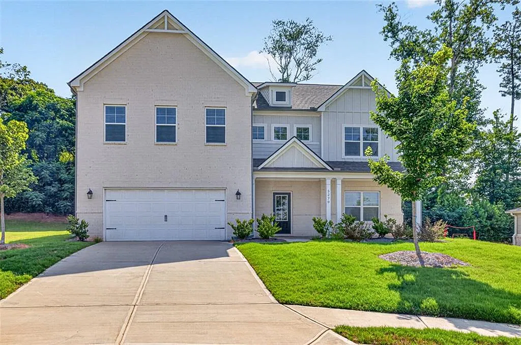 4 bed, 3.0 bath, 3114 sqft, $2,900 — Photo 1