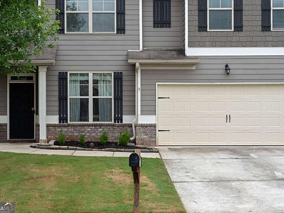 3rd image of 210 Silver Willow Walk