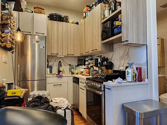 5th image of 1525 Saint Johns Pl #5R