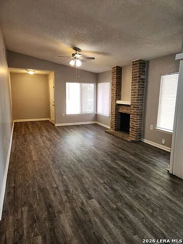 3 bed, 2.0 bath, 1266 sqft, $1,550 — Photo 2