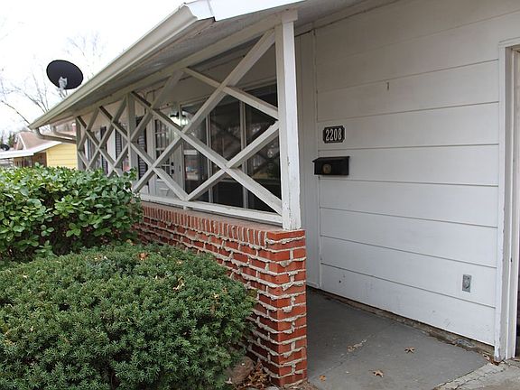 2nd image of 2208 Valley Brook Ln