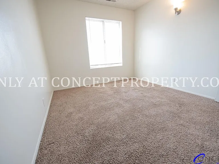 Foothill Terrace — Photo 233