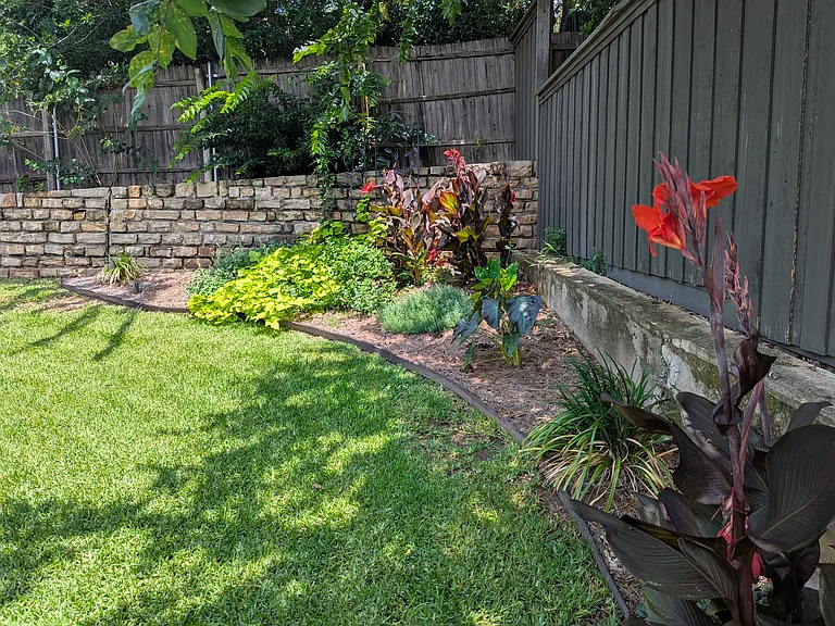 2807 Freedom Cir — Photo 29