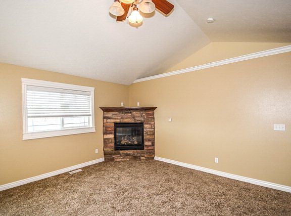 5th image of 405 Ivans Ln