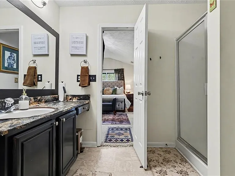 6390 Shadow Sq — Photo 19