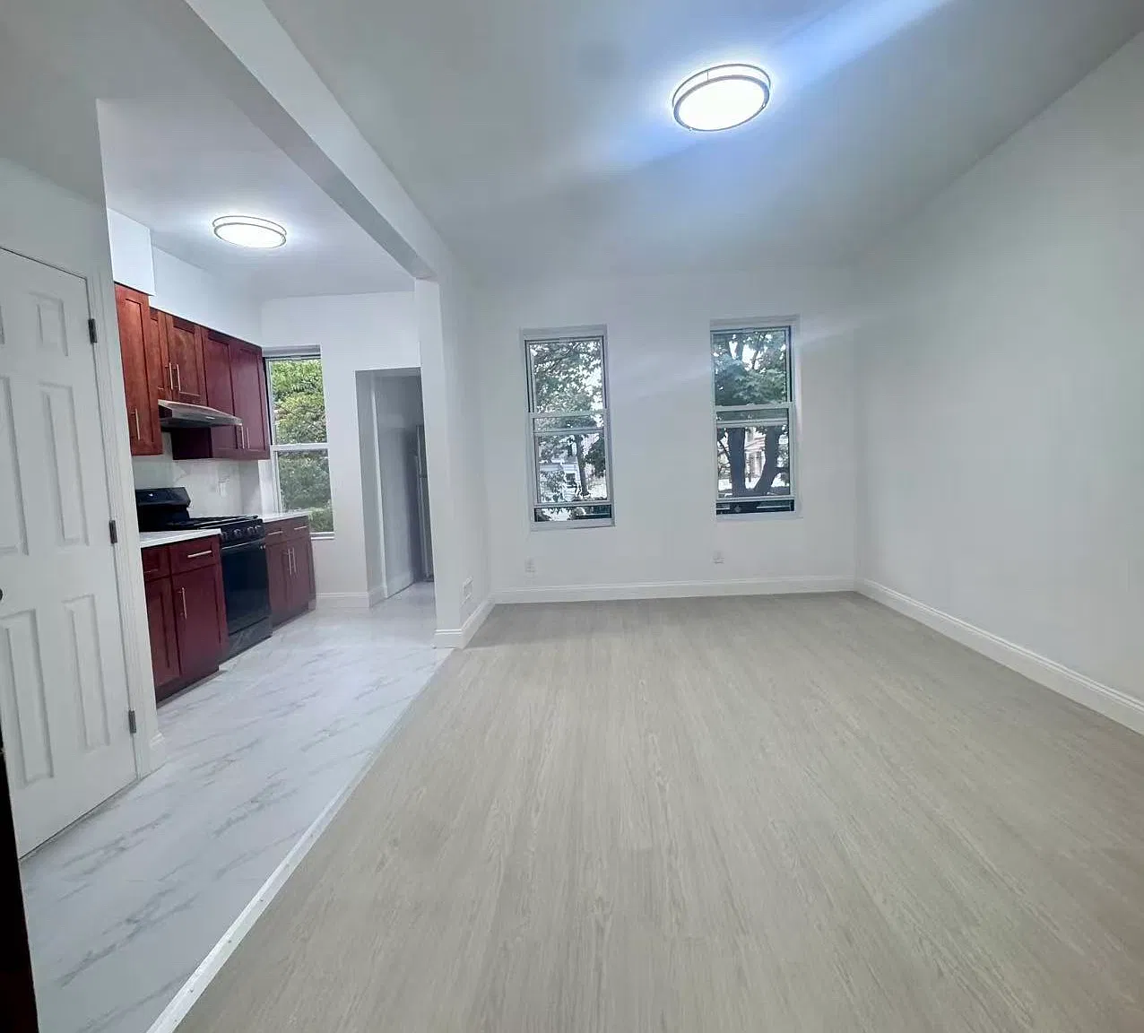 4 bed, 1.5 bath, 1520 sqft, $4,000 — Photo 1