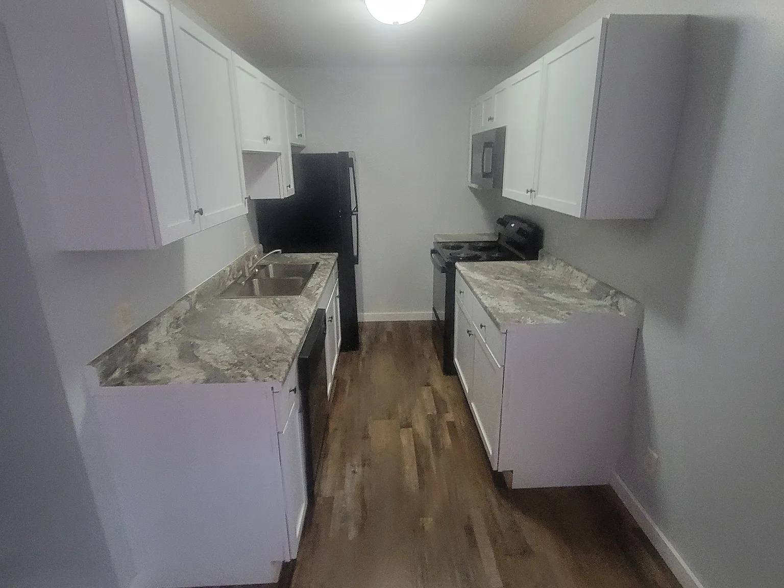 2 bed, 750 sqft, $1,300 — Photo 3
