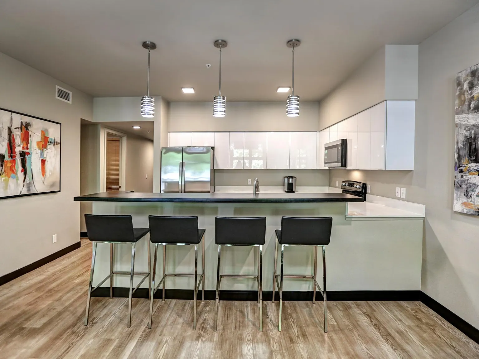 2 bed, 1160 sqft, $2,299 — Photo 1