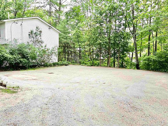 3rd image of 28 Woodlawn Ave #1