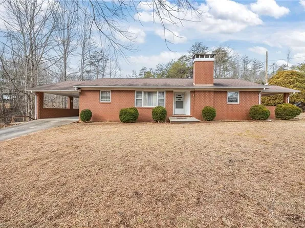 806 N 7th Ave, Mayodan, NC 27027