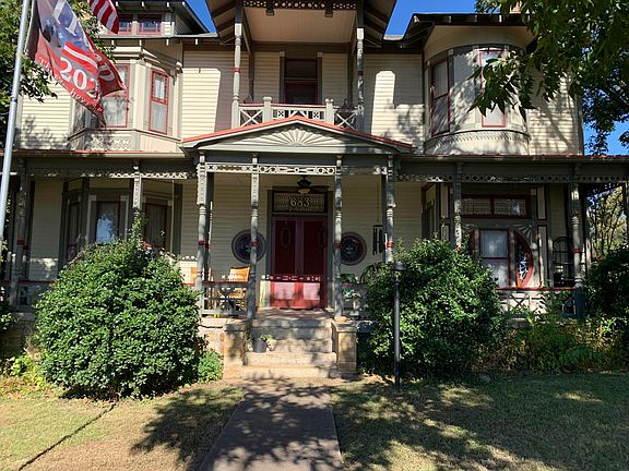 2nd image of 683 Water St