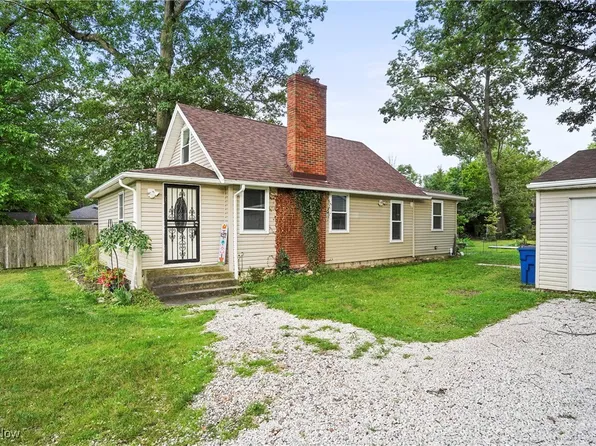 17621 Milton Ave, Lake Milton, OH 44429