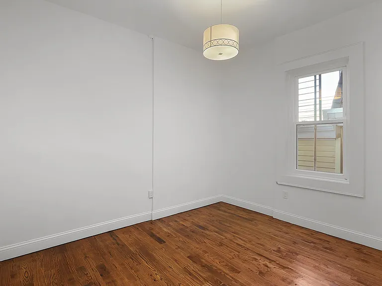 57 Trumbull St #2R — Photo 8