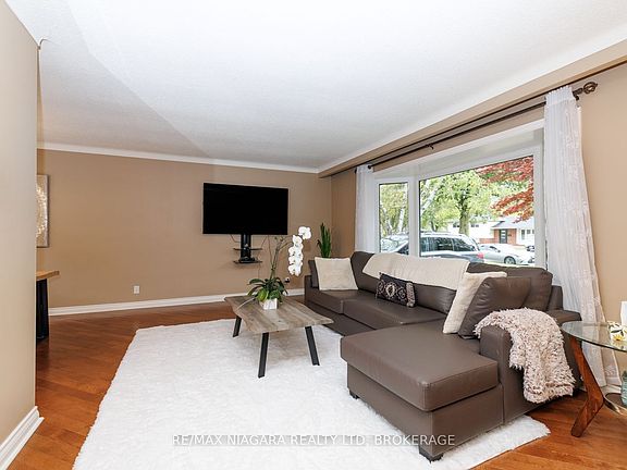 5th image of 3360 Baker Cres