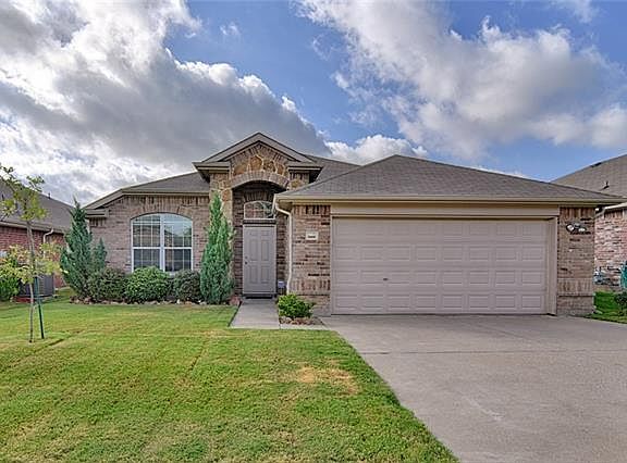 2nd image of 516 Moonrise Dr