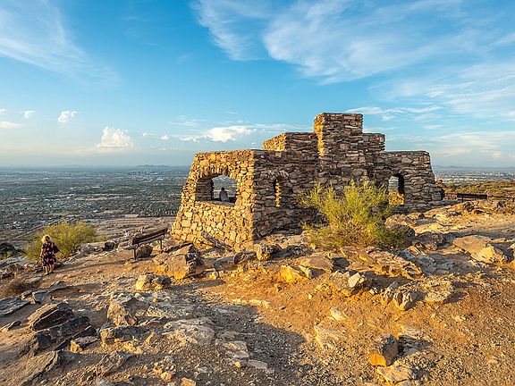 An easy drive to Dobbins Lookout at South Mountain Park