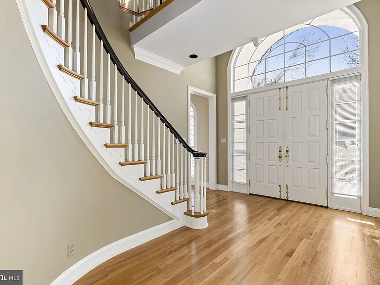 841 Mount Moro Rd — Photo 5