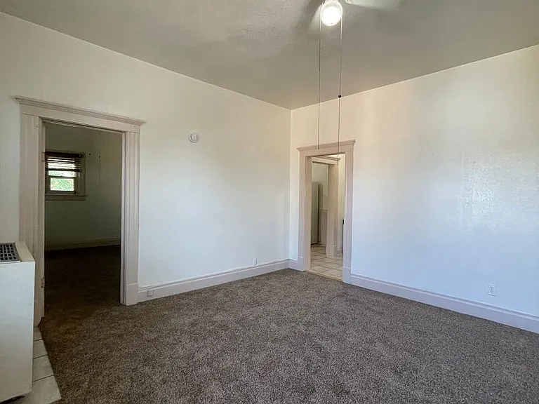207 Midway Ave — Photo 16