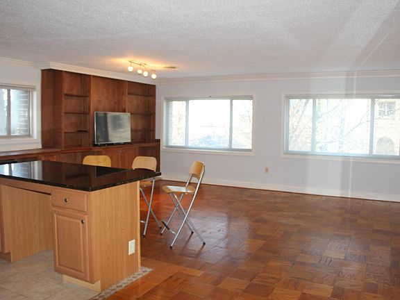 2nd image of 1415 N Oak St APT 102