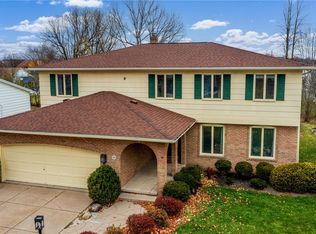 96 Brookdale Dr, Williamsville, NY 14221