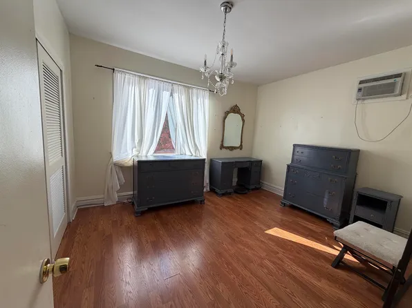 91 West 57th Street image 12 of 15