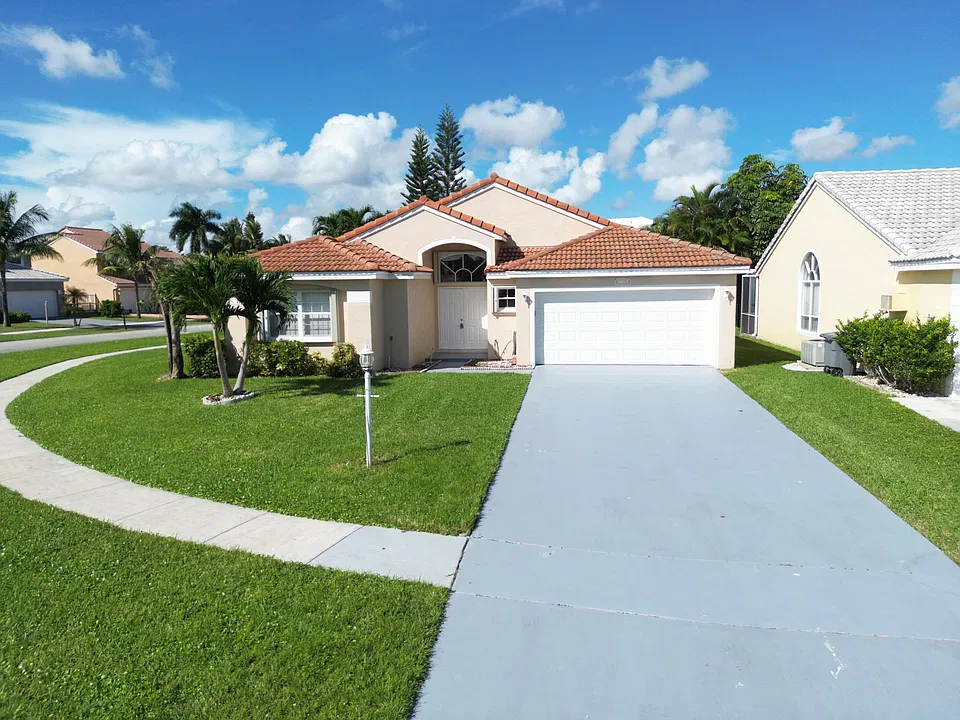 9671 Tavernier Dr