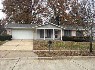 11849 Wexford Place Dr, Maryland Heights, MO 63043