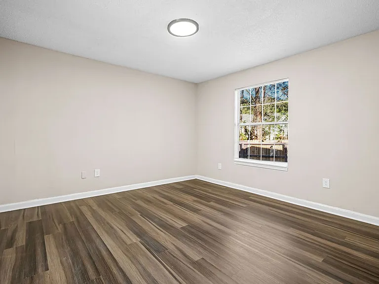 Castle Creek Apartments: Welcome Home to Comfort and Premier Living in Decatur, GA — Photo 55