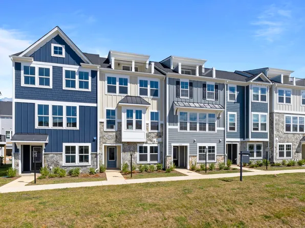 2271 Woodburn Rd, Charlottesville, VA 22901