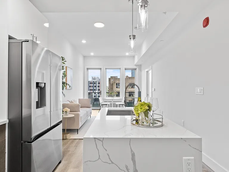 313 Pine St — Photo 34