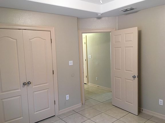 3rd image of 2415 Candlelight Ln APT 3