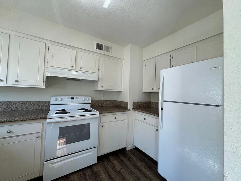 4853 E University Ave #101 — Photo 6