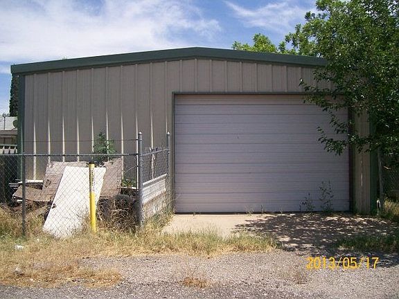 5th image of 905 E 21st St